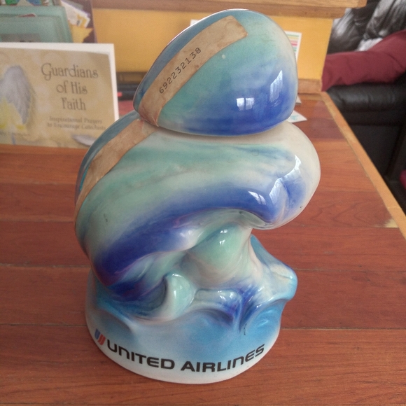 Jim Beam UNITED AIRLINES HAWAIIAN Open WHISKEY Decanter Blue Hawaii EVC LIQUOR - Picture 3 of 12